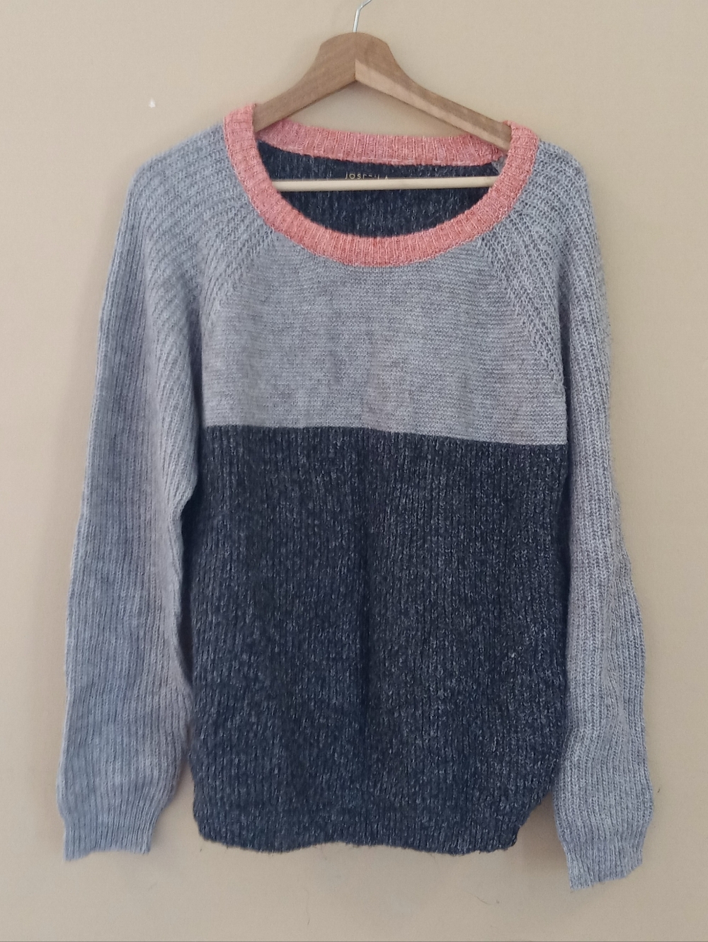 Joseph A Colorblock Crewneck Sweater in Light Gray, Charcoal & Coral Pink Sz L